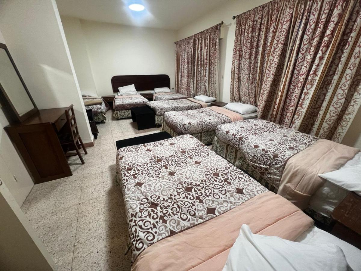 Хостел Student House Мадаба Экстерьер фото
